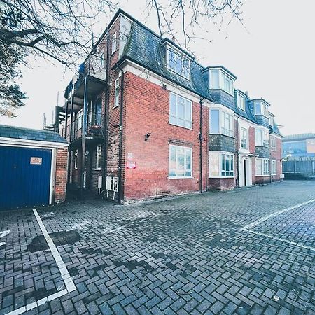 Apartament Modern 3 Ground Floor Parking And Garden Bournemouth Zewnętrze zdjęcie